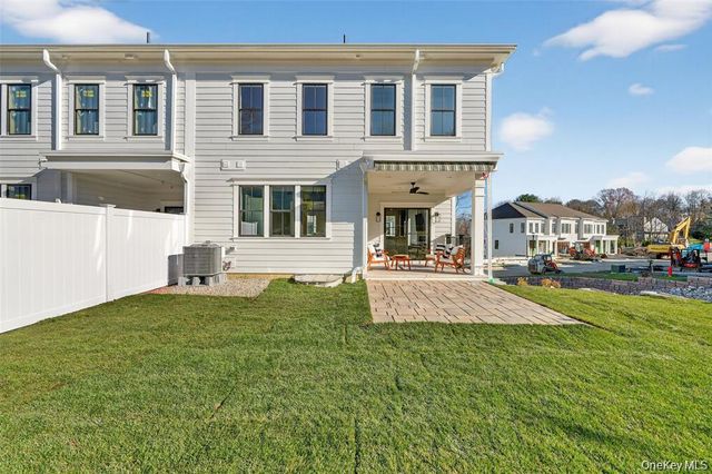 1821 Soundview Court, Yorktown Heights, NY 10598