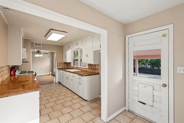 1728 NW 63rd Street, Nichols Hills, OK 73116