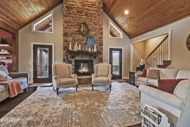 370 Randolph Rd, Crossville, TN 38555