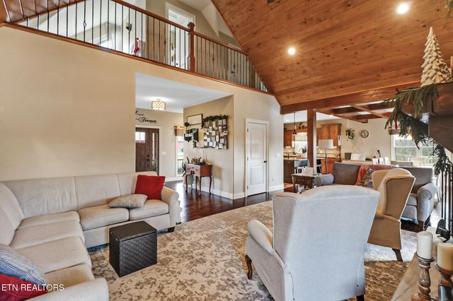 370 Randolph Rd, Crossville, TN 38555