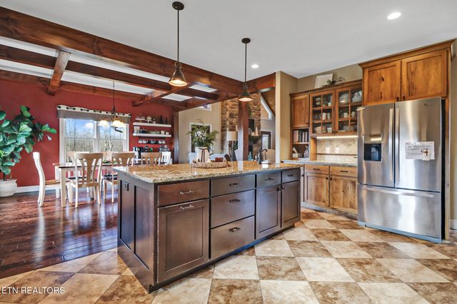 370 Randolph Rd, Crossville, TN 38555