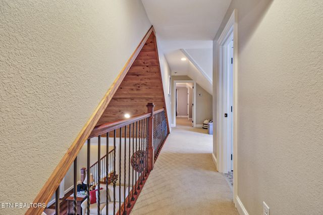 370 Randolph Rd, Crossville, TN 38555