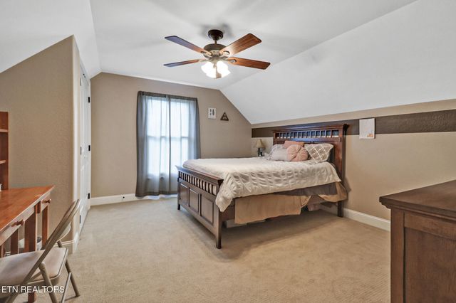 370 Randolph Rd, Crossville, TN 38555