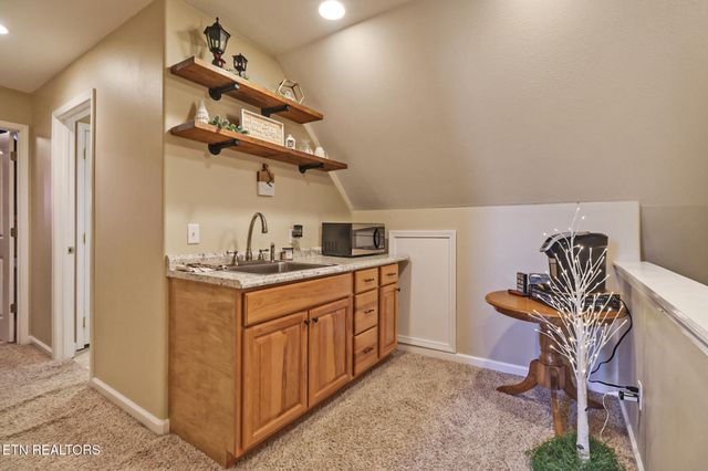 370 Randolph Rd, Crossville, TN 38555