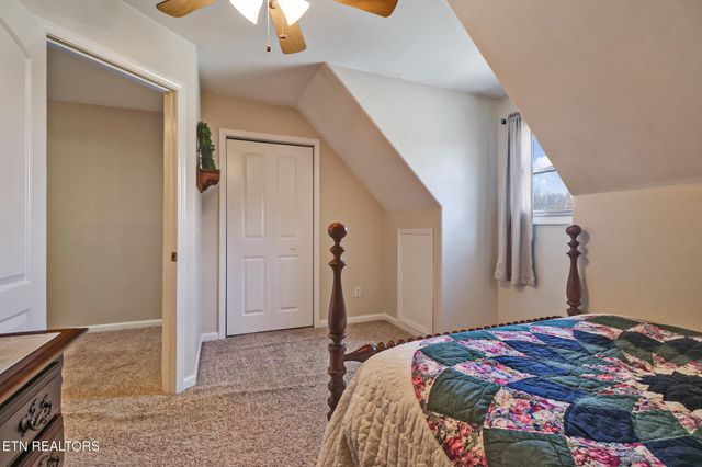 370 Randolph Rd, Crossville, TN 38555