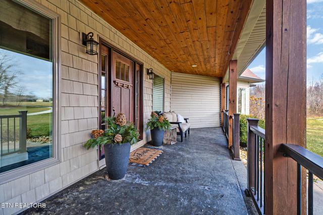 370 Randolph Rd, Crossville, TN 38555