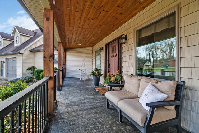 370 Randolph Rd, Crossville, TN 38555