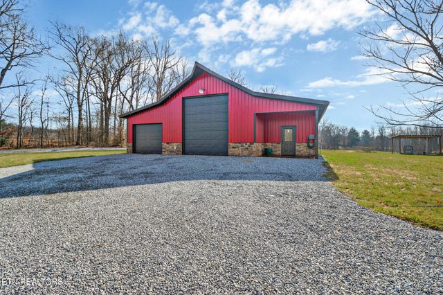 370 Randolph Rd, Crossville, TN 38555