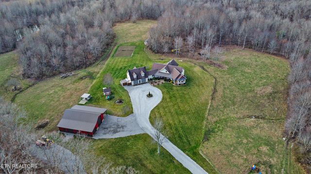 370 Randolph Rd, Crossville, TN 38555