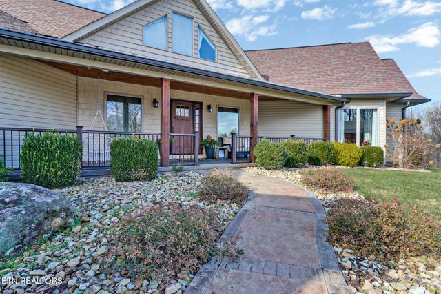 370 Randolph Rd, Crossville, TN 38555