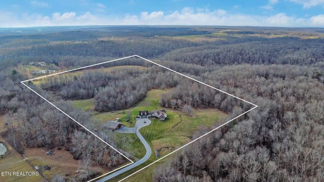 370 Randolph Rd, Crossville, TN 38555