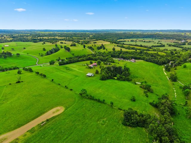 1566 Old Danville Road, Lancaster, KY 40444