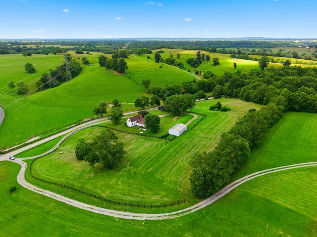 1566 Old Danville Road, Lancaster, KY 40444