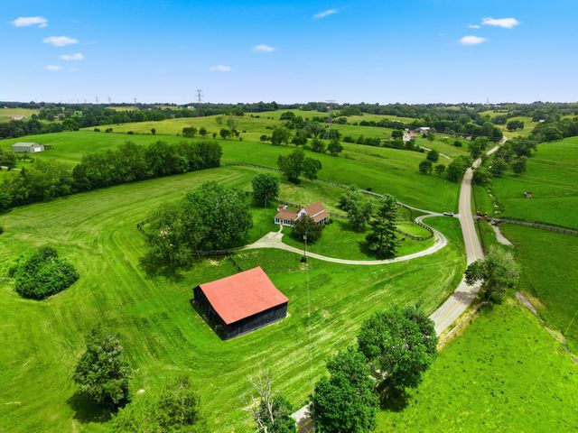 1566 Old Danville Road, Lancaster, KY 40444