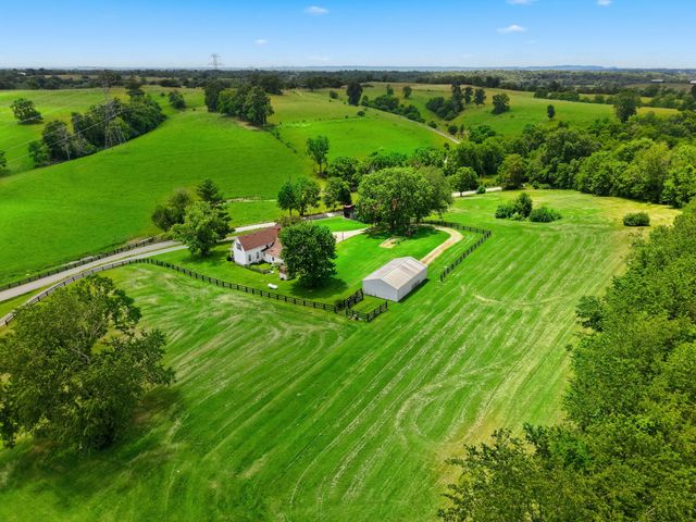 1566 Old Danville Road, Lancaster, KY 40444