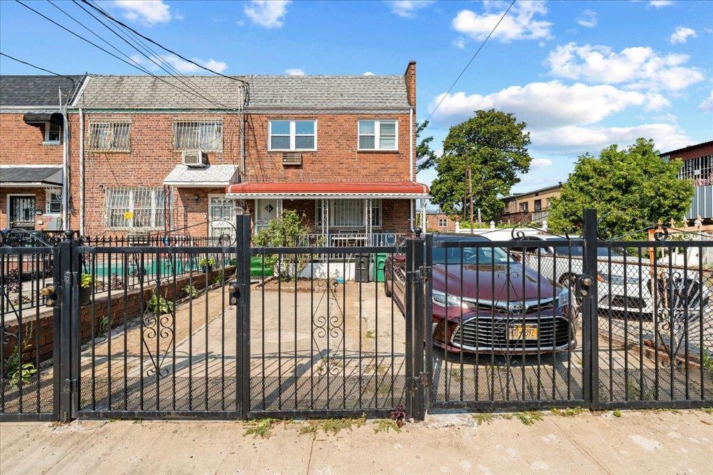716 Hemlock Street, New York City, NY 11208
