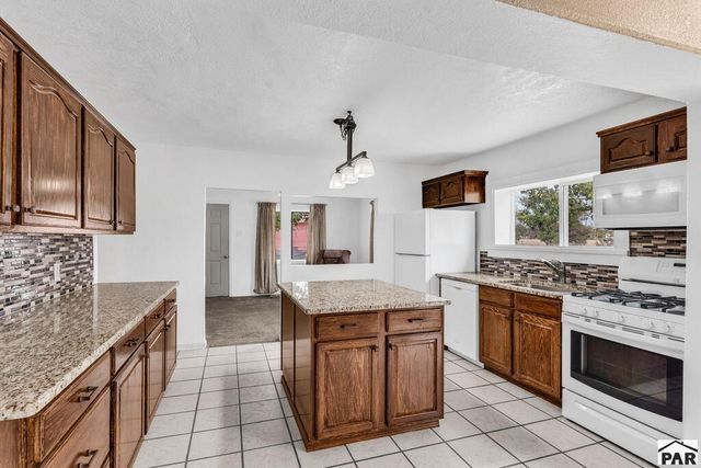 2704 E 9th St, Pueblo, CO 81001