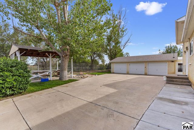 2704 E 9th St, Pueblo, CO 81001