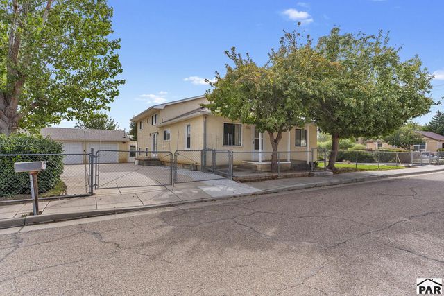 2704 E 9th St, Pueblo, CO 81001