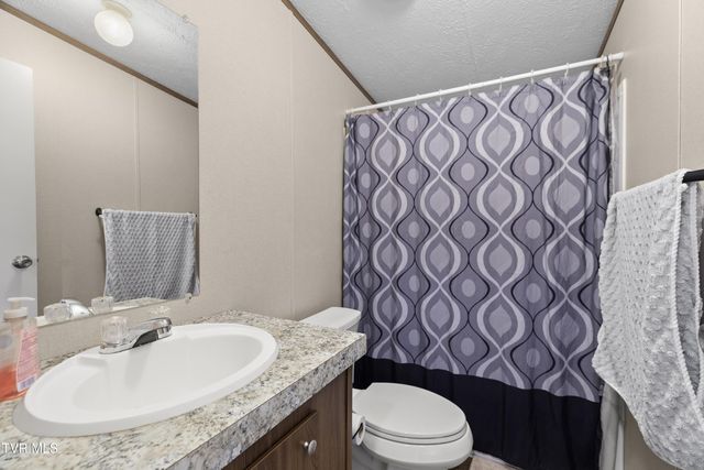 1473 State Highway 33, Tazewell, TN 37879