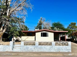 1205 Skyway Drive, Las Cruces, NM 88001
