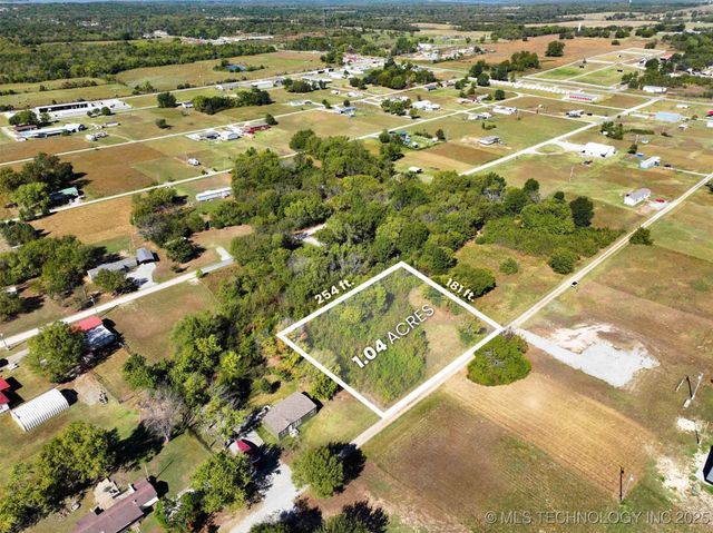 1920 Green Meadow Road, Checotah, OK 73160