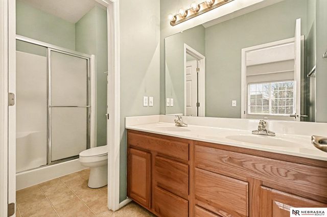 1014 Gold Coast Road, Papillion, NE 68046