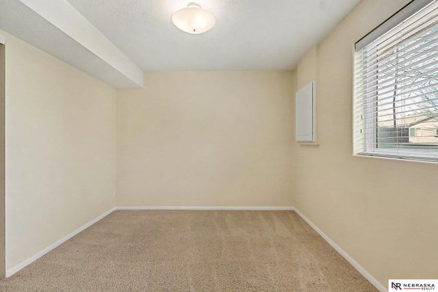 1014 Gold Coast Road, Papillion, NE 68046