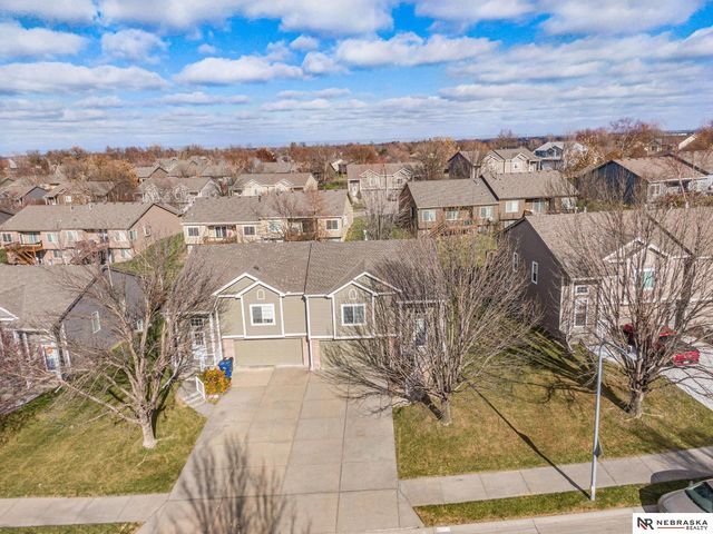 1014 Gold Coast Road, Papillion, NE 68046