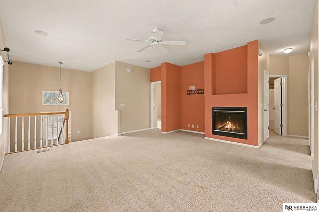 1014 Gold Coast Road, Papillion, NE 68046