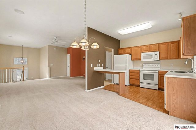 1014 Gold Coast Road, Papillion, NE 68046