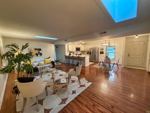 929 N Plymouth Court, Bloomington, IN 47408