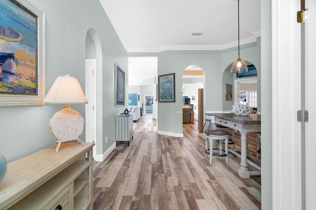 507 Lakeway Dr, St Augustine, FL 32080