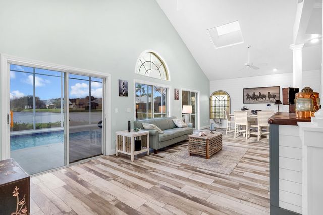 507 Lakeway Dr, St Augustine, FL 32080