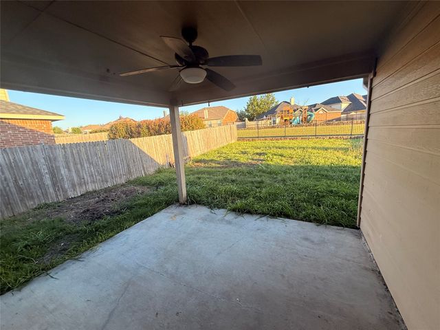 2105 Thistle Lane, Forney, TX 75126
