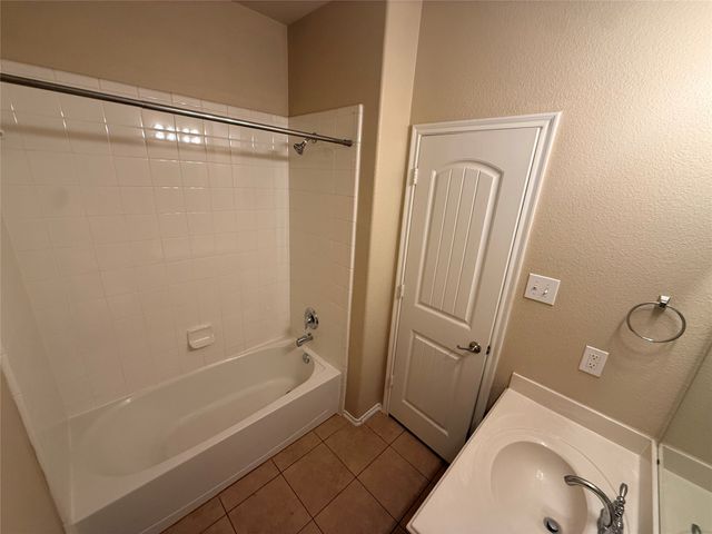 2105 Thistle Lane, Forney, TX 75126