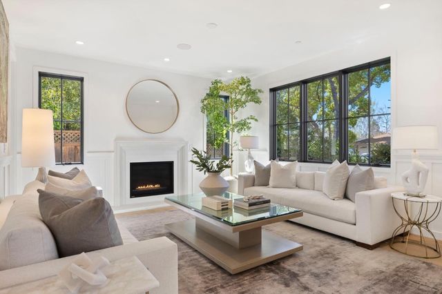 311 Linfield Drive, Menlo Park, CA 94025