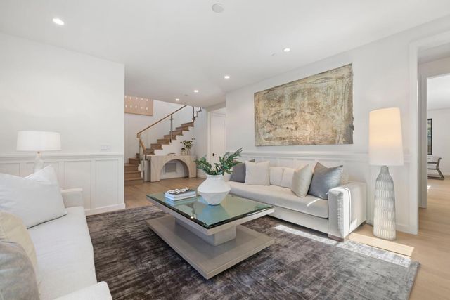 311 Linfield Drive, Menlo Park, CA 94025