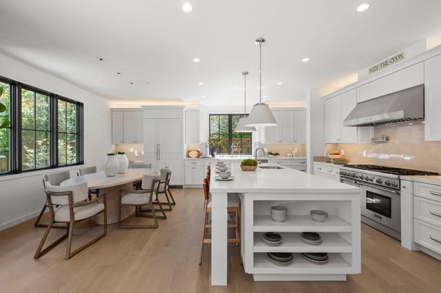 311 Linfield Drive, Menlo Park, CA 94025