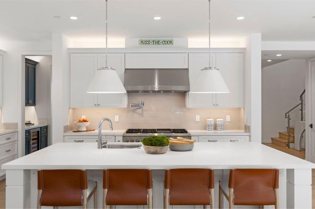 311 Linfield Drive, Menlo Park, CA 94025