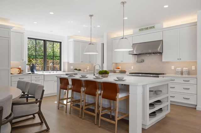 311 Linfield Drive, Menlo Park, CA 94025