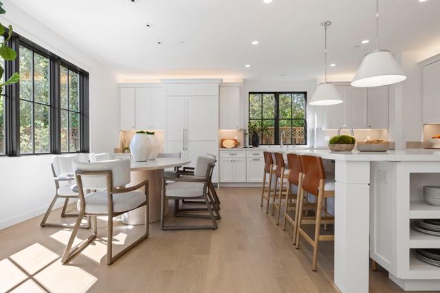 311 Linfield Drive, Menlo Park, CA 94025