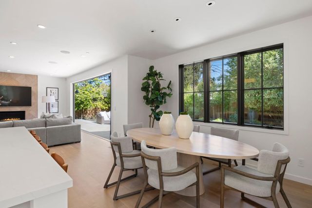 311 Linfield Drive, Menlo Park, CA 94025