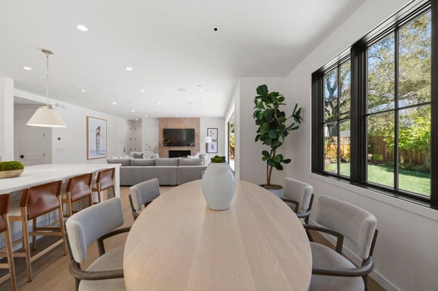 311 Linfield Drive, Menlo Park, CA 94025