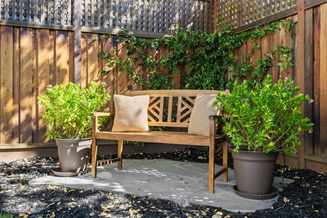 311 Linfield Drive, Menlo Park, CA 94025