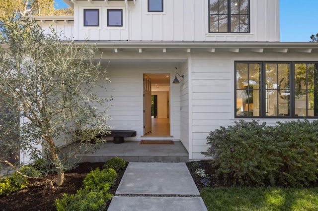 311 Linfield Drive, Menlo Park, CA 94025