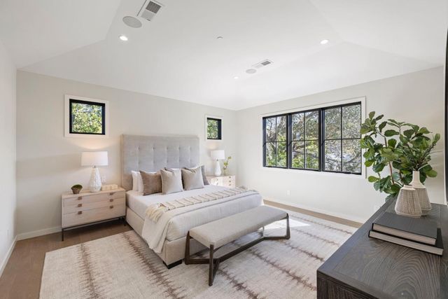 311 Linfield Drive, Menlo Park, CA 94025