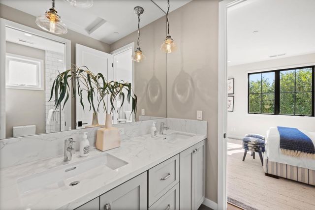 311 Linfield Drive, Menlo Park, CA 94025