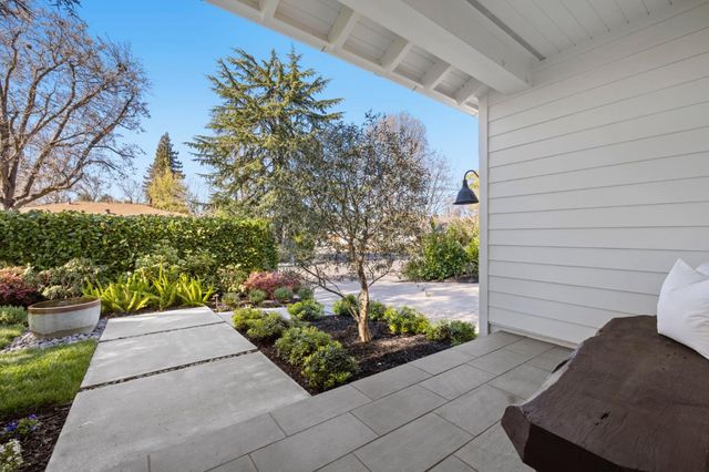 311 Linfield Drive, Menlo Park, CA 94025