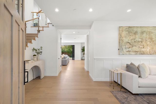 311 Linfield Drive, Menlo Park, CA 94025